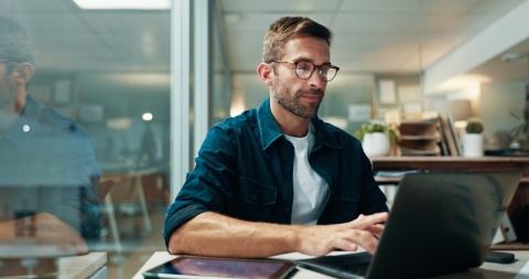 Global HR manager researching payroll tax in Australia