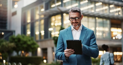 CHRO researching visa sponsorship costs and how an EOR can help