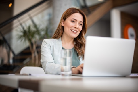 HR manager researching how long to keep payroll records