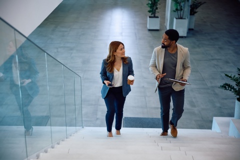 Global HR managers discussing the average salary in Germany