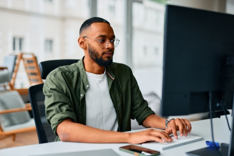 Global HR manager researching payroll tax in Chad