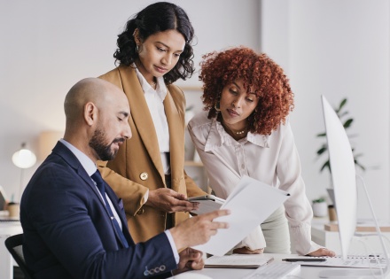 Global HR managers discussing the average salary in Nigeria