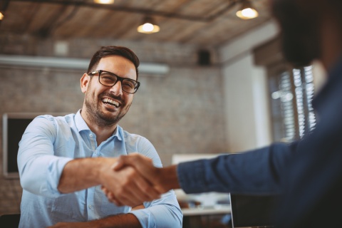 Global HR manager hiring an employee in Turkey