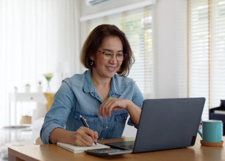 HR manager researching how to get work authorization in Ukraine